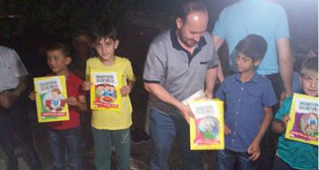 Merhum Erbakan'ın çocukluğu kitap oldu, çocuklara hediye edildi