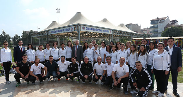 Başkan Osman Zolan, spor eğitmenleriyle buluştu
