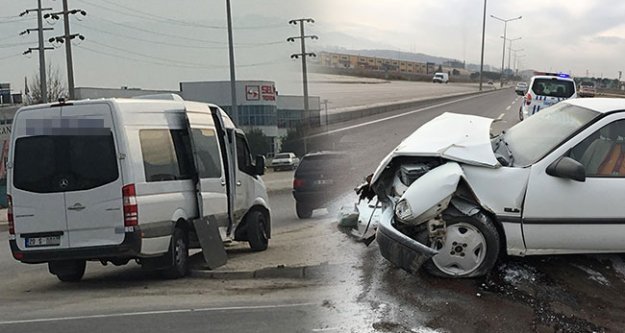 İki araç çarpıştı: 5 kişi yaralandı
