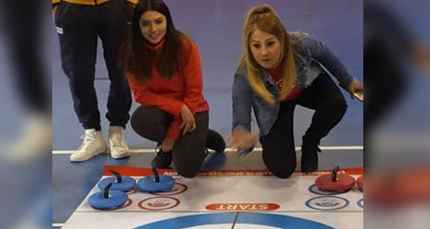 Çal'da curling heyecanı