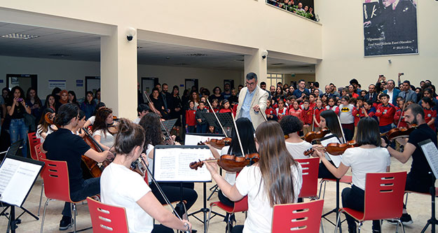 PAÜ Gençlik Oda Orkestrası dinleyicileri mest etti