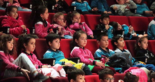 Çocuklara tiyatro: 80 günde devri alem