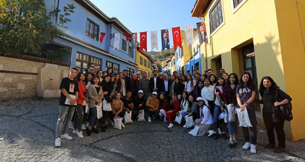 Erasmus öğrencileri Rektör Prof. Dr. Bağ ile Buldan'ı gezdi