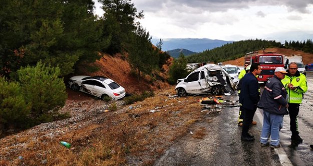 Zıpır rampasında trafik kazası: 3 yaralı