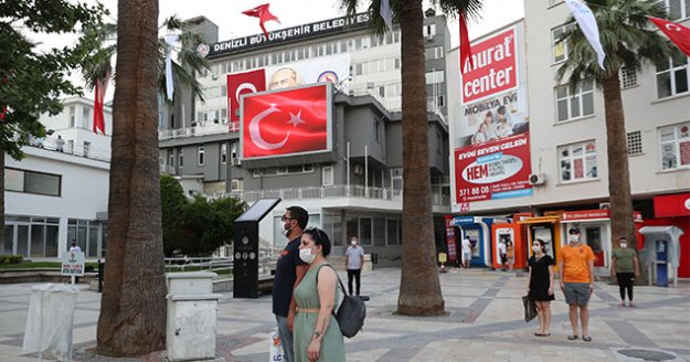 Büyükşehir'den dev ekranda İstiklal Marşı