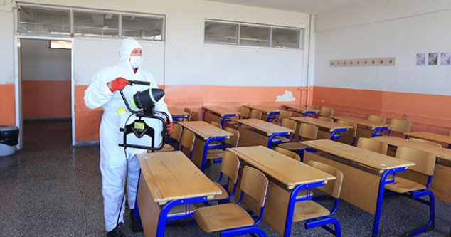 Pamukkale Belediyesi tüm okulları dezenfekte etti