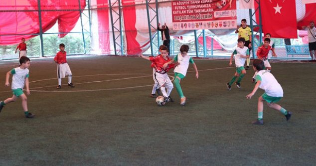 Merkezefendi'de 30 Ağustos Zafer Kupası Futbol Turnuvası başladı