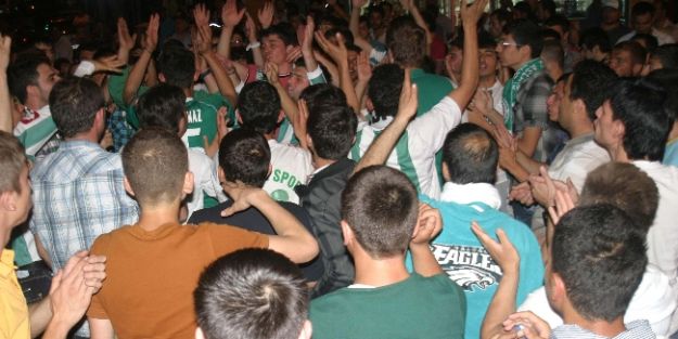 Torku Konyaspor Taraftarlarının Final Sevinci